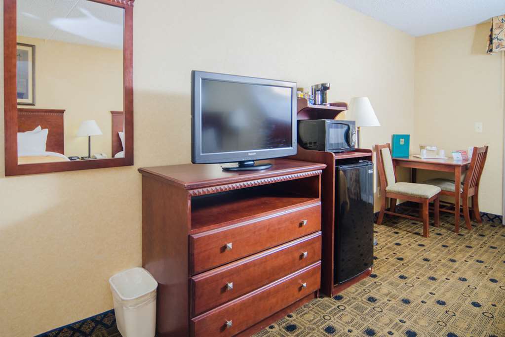 Quality Inn & Suites Coldwater Near I-69 Zimmer foto